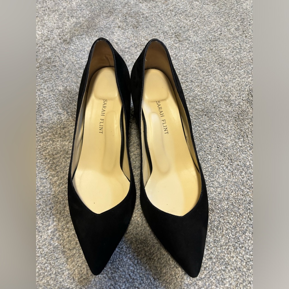 Sarah Flint Black Heels with Brown Block Heel - Picture 4 of 9